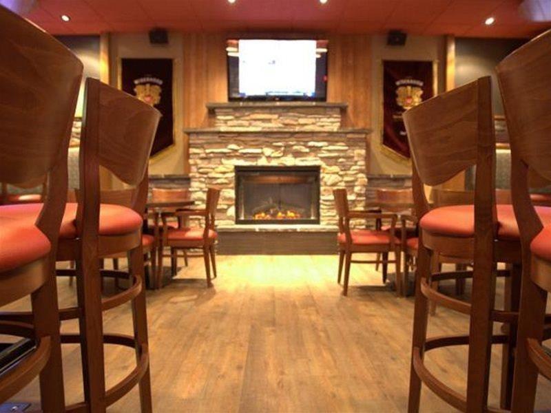 Howard Johnson By Wyndham Winnipeg West Экстерьер фото
